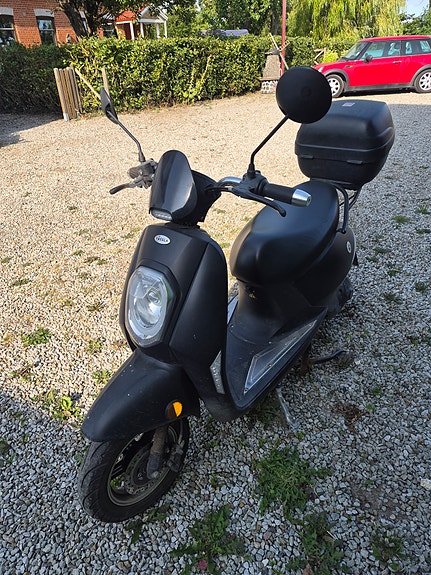 Vespa Vessla Vässla 2 of 4