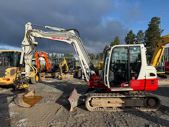 Takeuchi TB290 Midigrävare 439.000:- 2 of 11