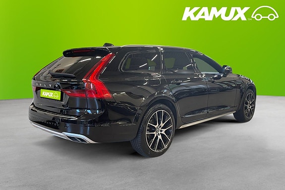 Volvo V90 Cross Country 4 of 26