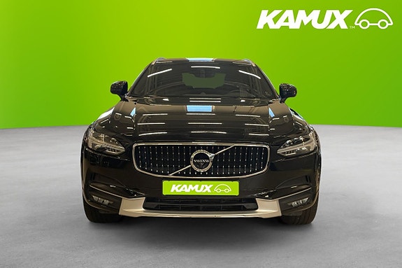Volvo V90 Cross Country 6 of 26