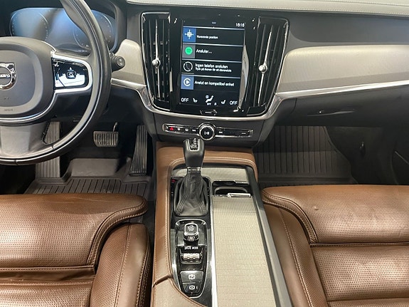 Volvo V90 Cross Country 11 of 26