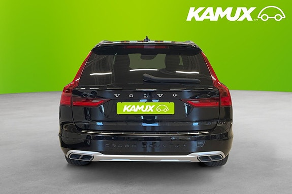 Volvo V90 Cross Country 5 of 26