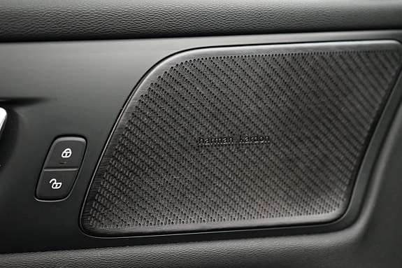 Volvo V60 11 of 17