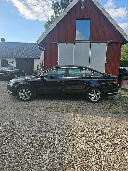Volkswagen Passat 2 of 7