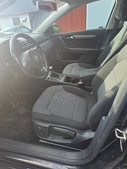 Volkswagen Passat 5 of 7