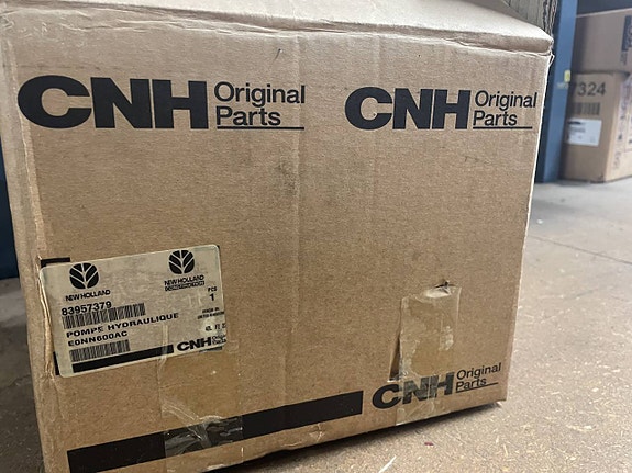 CNH Reservdelar, Insprutningpump, startmotor, hyd pump 70% ! 8 of 10