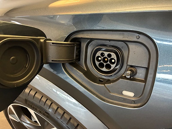 Cupra Formentor e-HYBRID 5 of 17