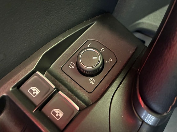 Cupra Formentor e-HYBRID 10 of 17
