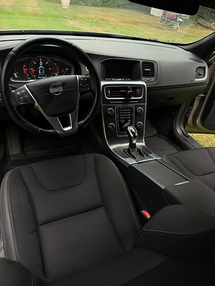 Volvo S60 3 of 4