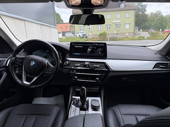 BMW 530e 5 of 11