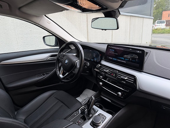 BMW 530e 4 of 11