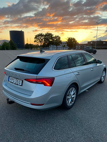 Skoda Octavia 3 of 6