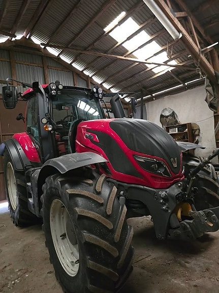 Valtra T 174 E 2 of 7