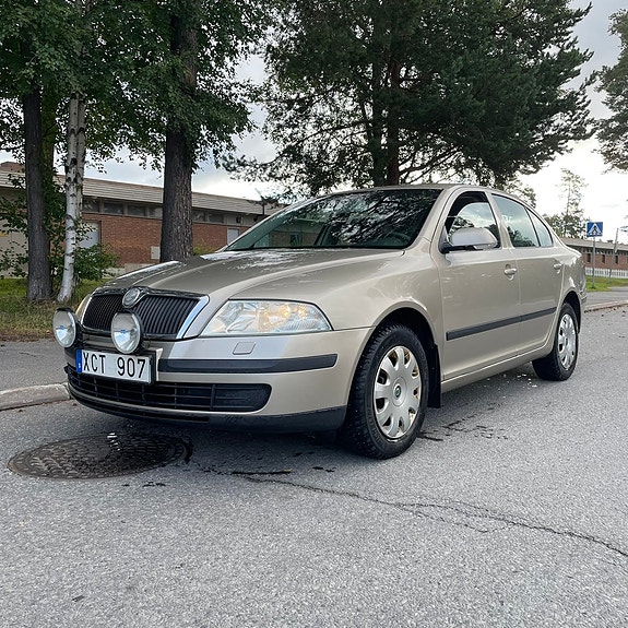 Skoda Octavia 2 of 26