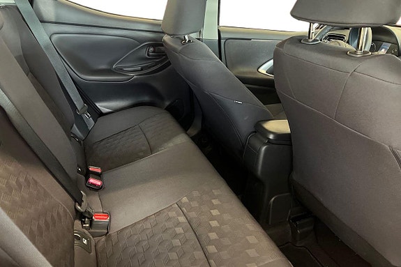Toyota Yaris 9 of 21