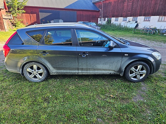 Kia Ceed 4 of 7