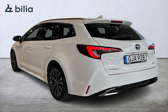Toyota Corolla 2 of 24
