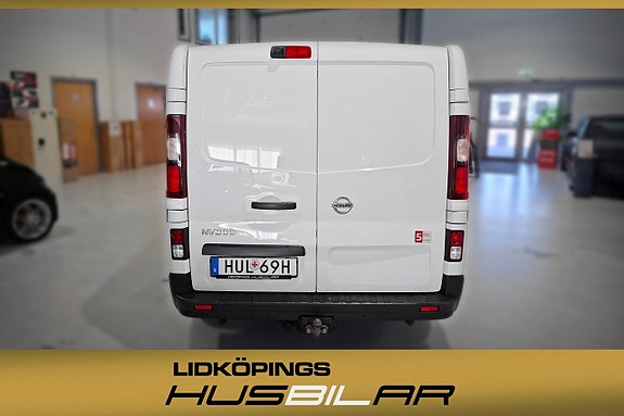 Nissan NV300 6 of 15