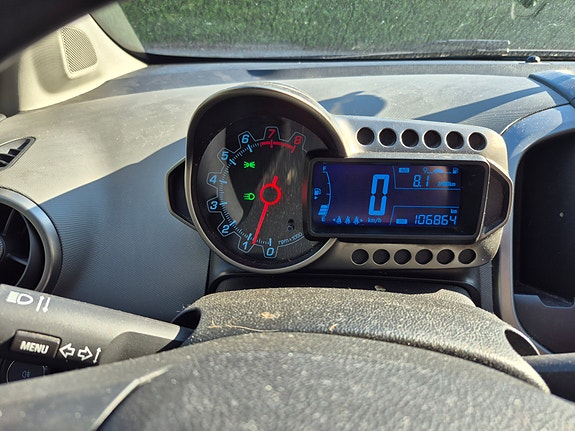 Chevrolet Aveo 3 of 3
