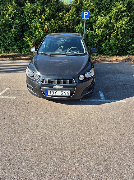 Chevrolet Aveo 2 of 3