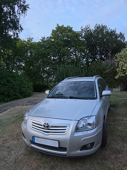 Toyota Avensis 6 of 6