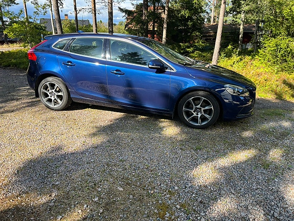 Volvo V40 4 of 9