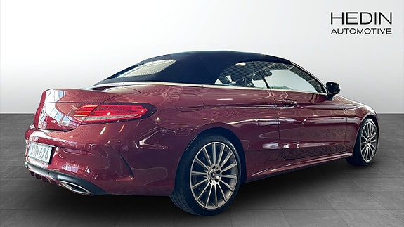 Mercedes-Benz C300 2 of 12