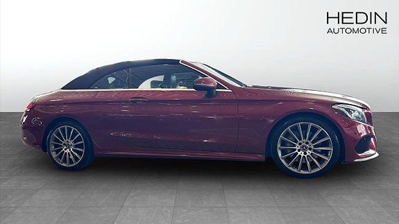 Mercedes-Benz C300 6 of 12