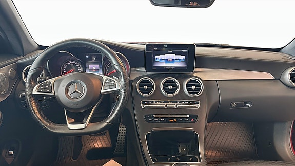 Mercedes-Benz C300 4 of 12