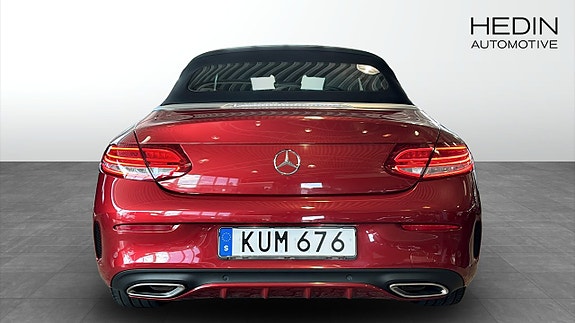 Mercedes-Benz C300 7 of 12