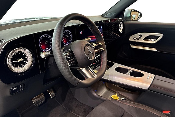 Mercedes-Benz GLB250+ 8 of 30