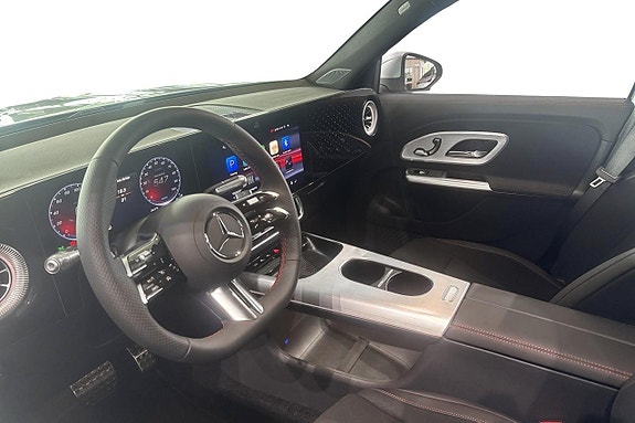 Mercedes-Benz GLB250+ 29 of 30