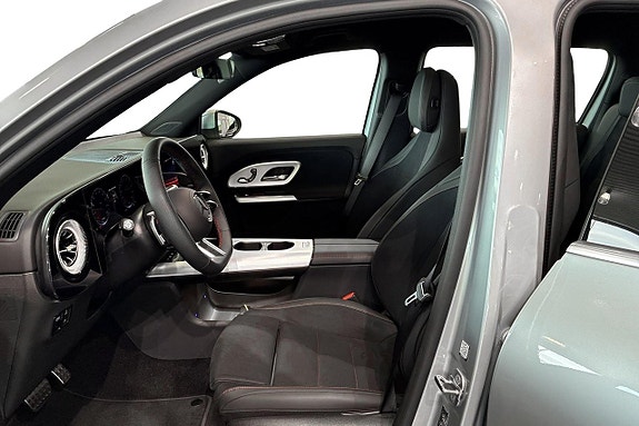 Mercedes-Benz GLB250+ 12 of 30