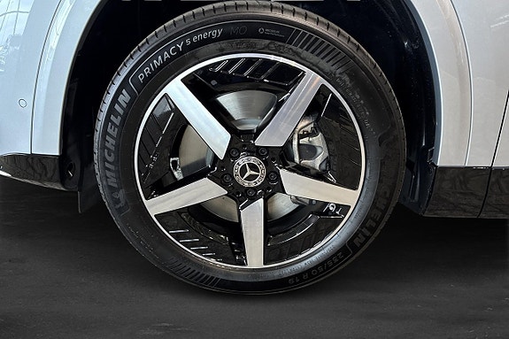 Mercedes-Benz GLB250+ 9 of 30