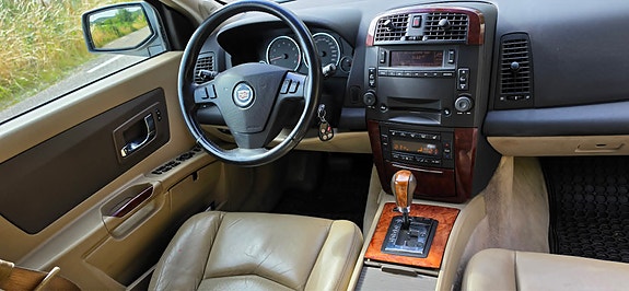 Cadillac SRX 7 of 10