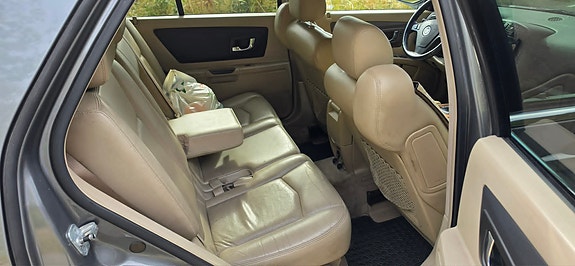 Cadillac SRX 9 of 10