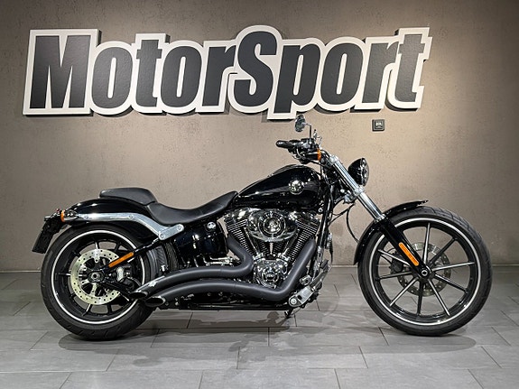 Harley-Davidson BREAKOUT SOFTAIL 103 FXSB 2 of 8