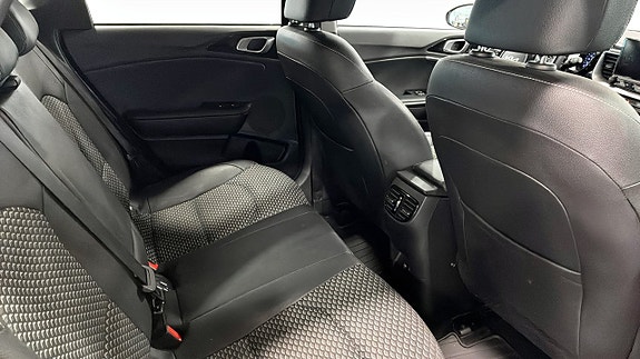 Kia Ceed 5 of 12