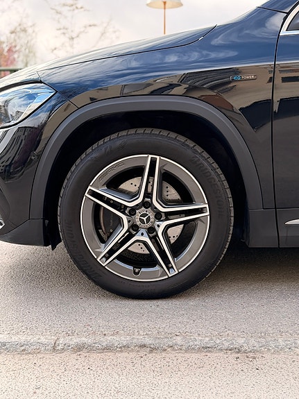 Mercedes-Benz GLA250 e 11 of 15