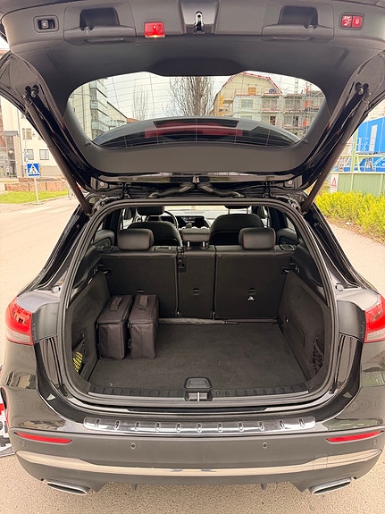 Mercedes-Benz GLA250 e 7 of 15