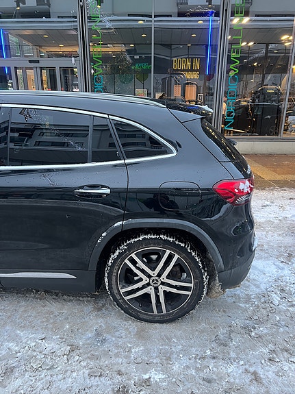 Mercedes-Benz GLA250 e 15 of 15