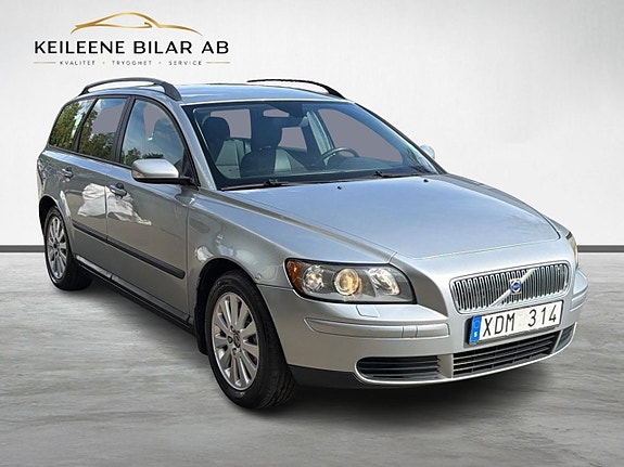 Volvo V50 4 of 22