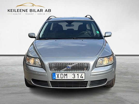 Volvo V50 3 of 22