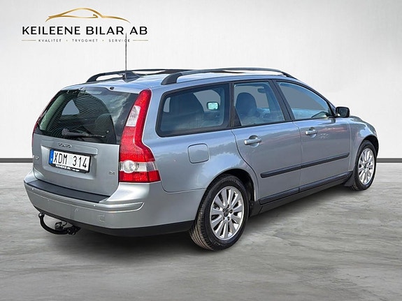 Volvo V50 8 of 22