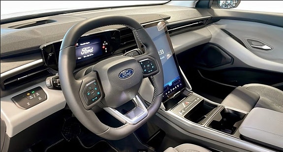 Ford Explorer 4 of 7