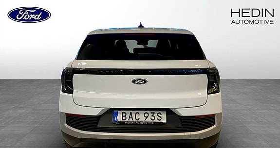 Ford Explorer 6 of 7