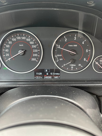 BMW 320d 9 of 11