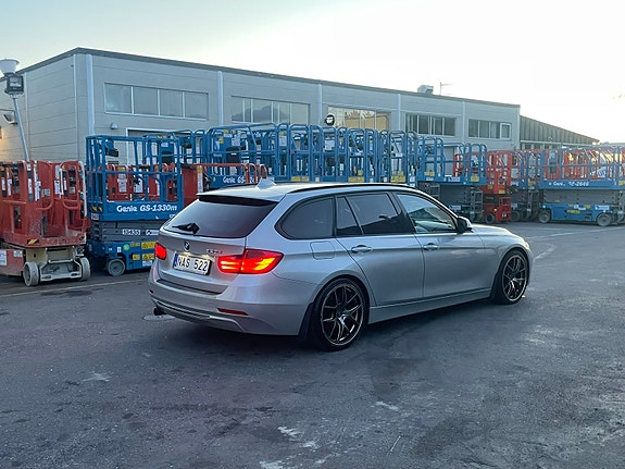 BMW 320d 6 of 11