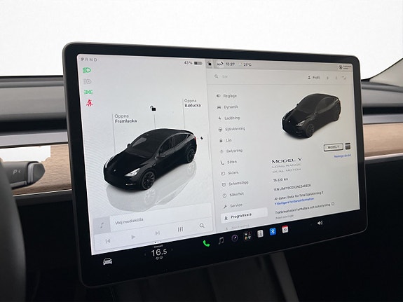 Tesla Model Y 21 of 30