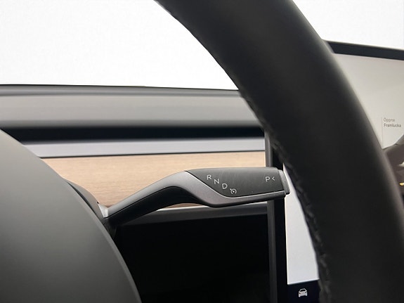 Tesla Model Y 29 of 30
